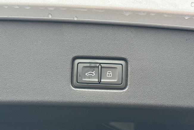 AUDI Q4 e-tron Photo 29