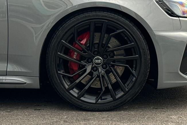 AUDI Rs4 Avant Photo 5