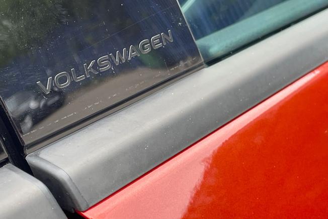 VOLKSWAGEN T-Roc Photo 23
