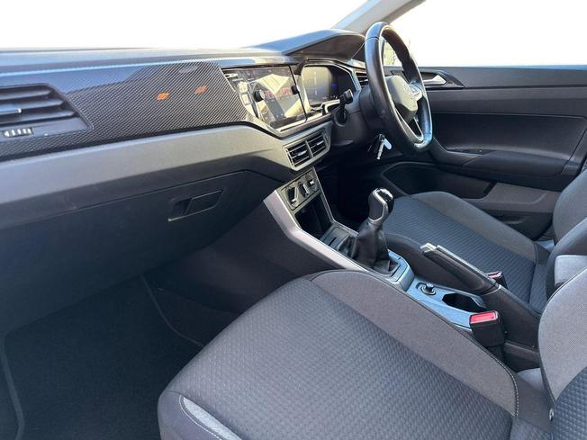 VOLKSWAGEN Polo Photo 2