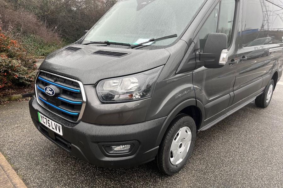 Ford E-TRANSIT Photo autoimg-a7fd08bad589caa56b81e8bb77896b5bf95cc122.jpg