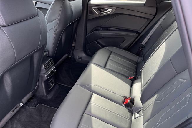 AUDI Q4 e-tron Photo 45