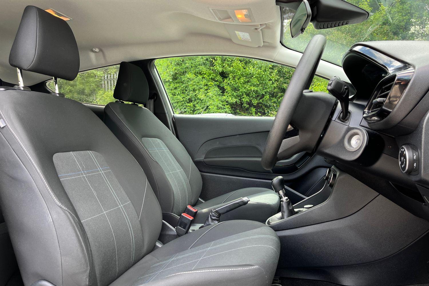 Ford Fiesta Photo 16