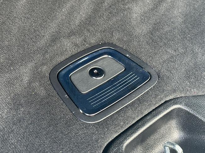 MERCEDES-BENZ GLC Photo 54