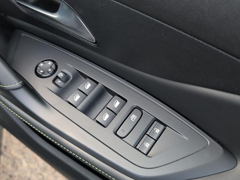 Used Peugeot 308 KJ73XXP 24