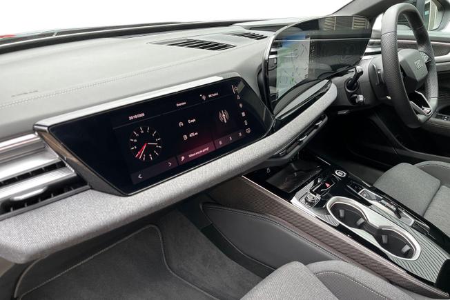 Audi A6 Saloon Photo 2
