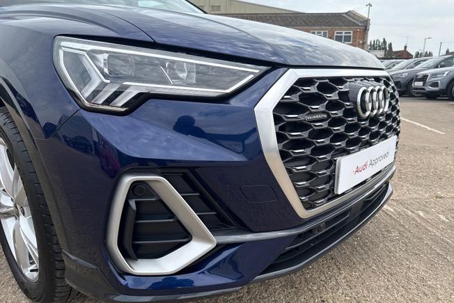 Audi Q3 Photo 21
