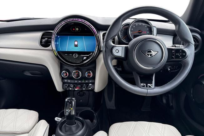 MINI Hatch Photo 11