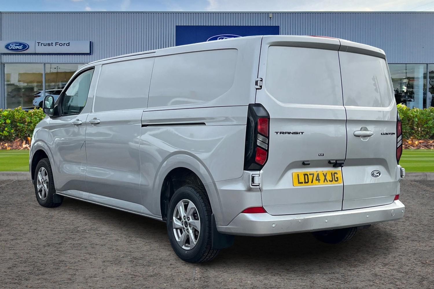 Ford TRANSIT CUSTOM Photo 1