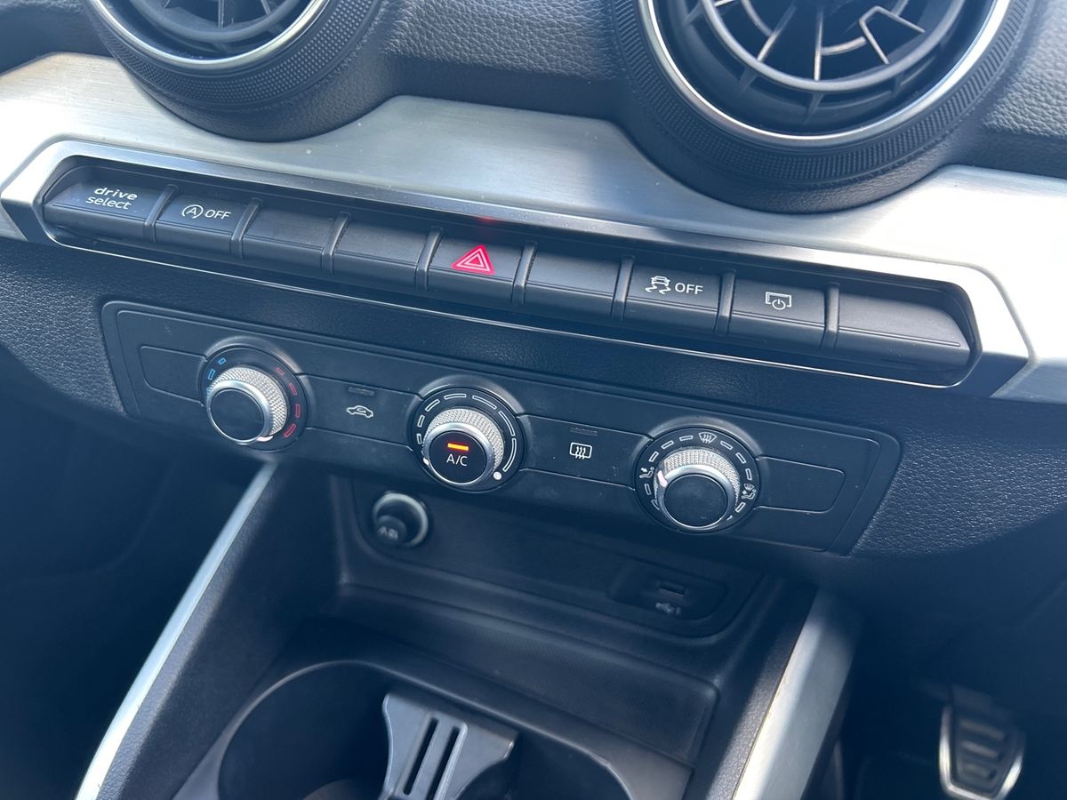 Audi Q2 Photo 11