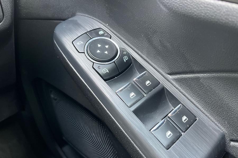 Ford KUGA Photo autoimg-a813f258f66ea488a45ac588d03f542593fbece9.jpg