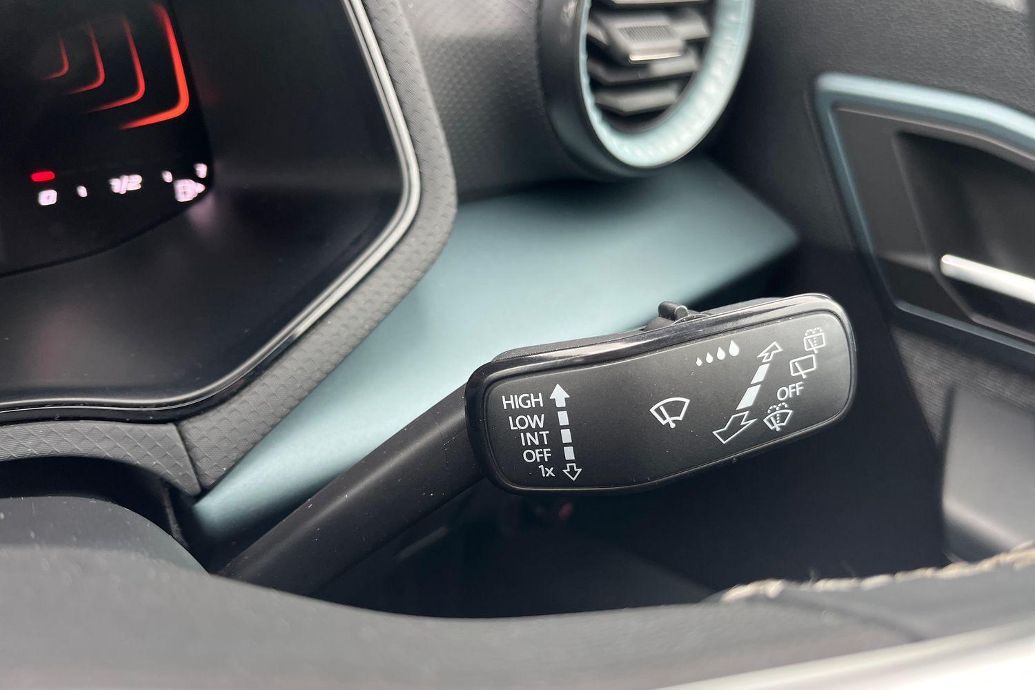 SEAT ARONA Photo 14