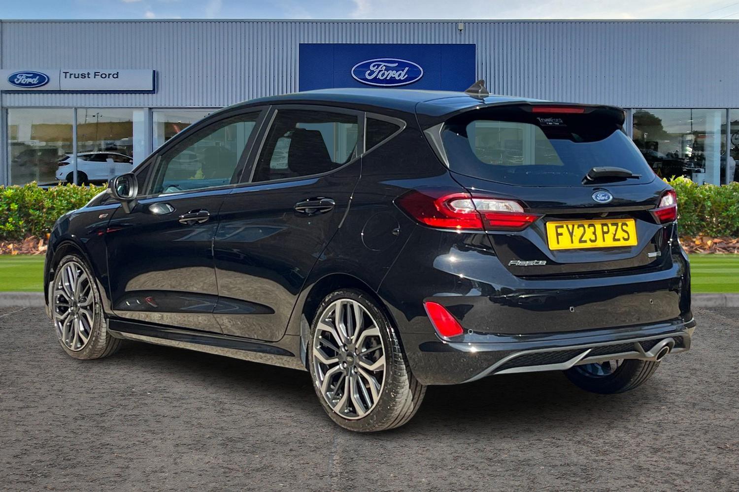 Ford FIESTA Photo 1