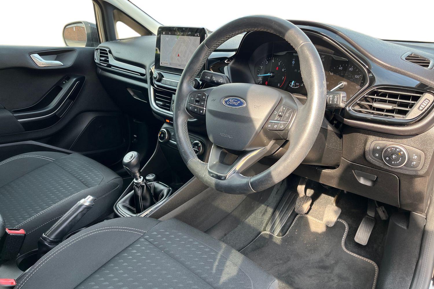 Ford Fiesta Photo 8