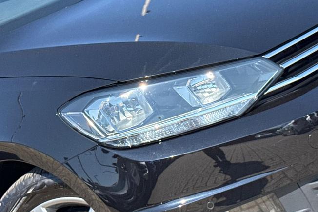VOLKSWAGEN Touran Photo 19