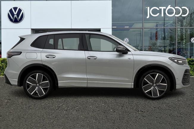 VOLKSWAGEN Tiguan Photo 4