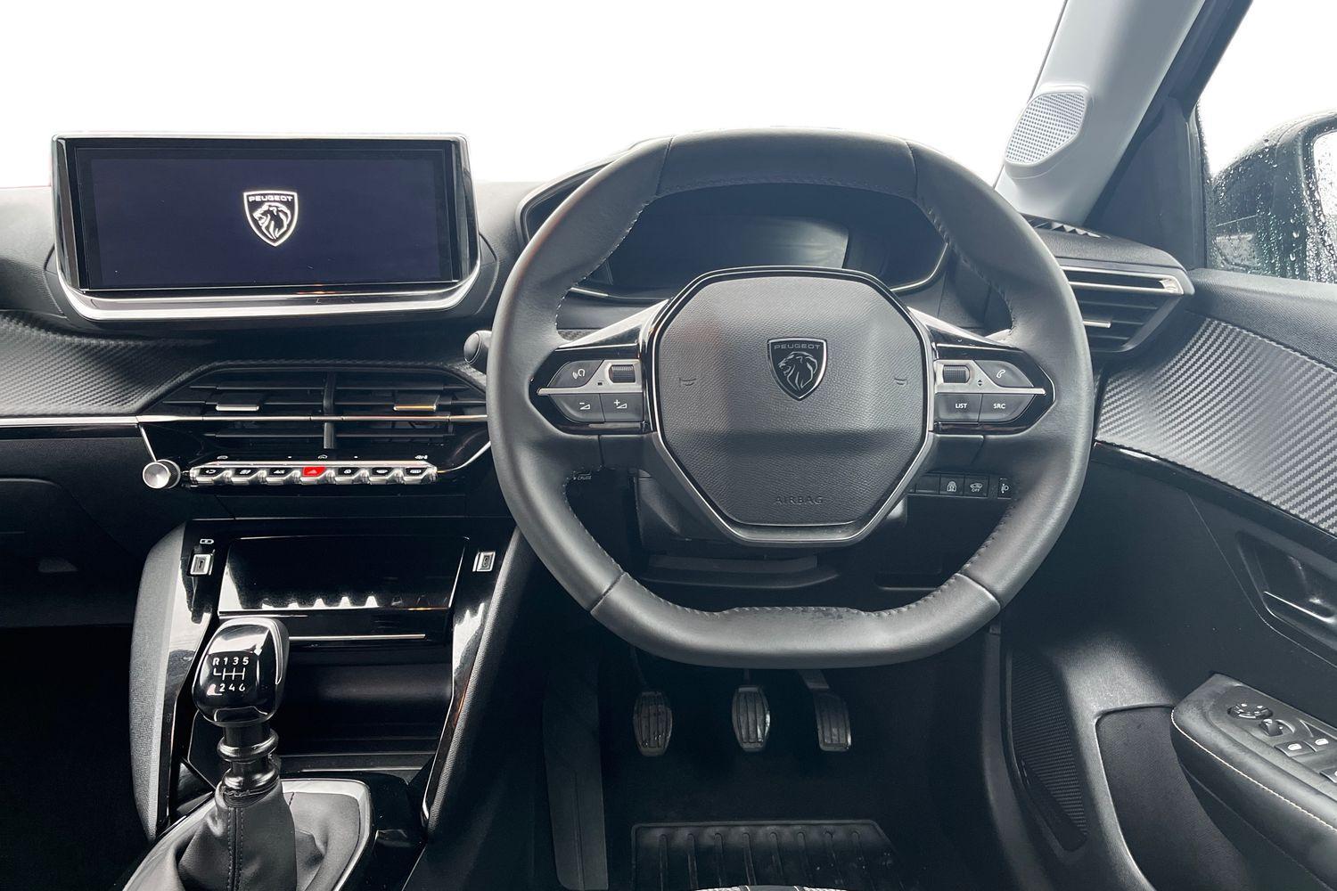 Peugeot 208 Photo 10