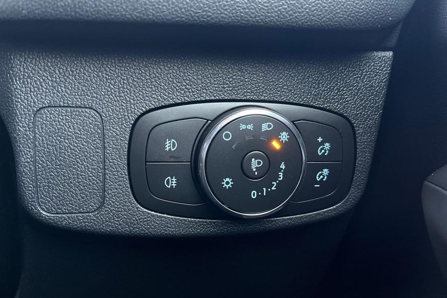 Ford Focus Photo autoimg-a8201ed4008e6d5b7f51822de00c940af2471d70.jpg
