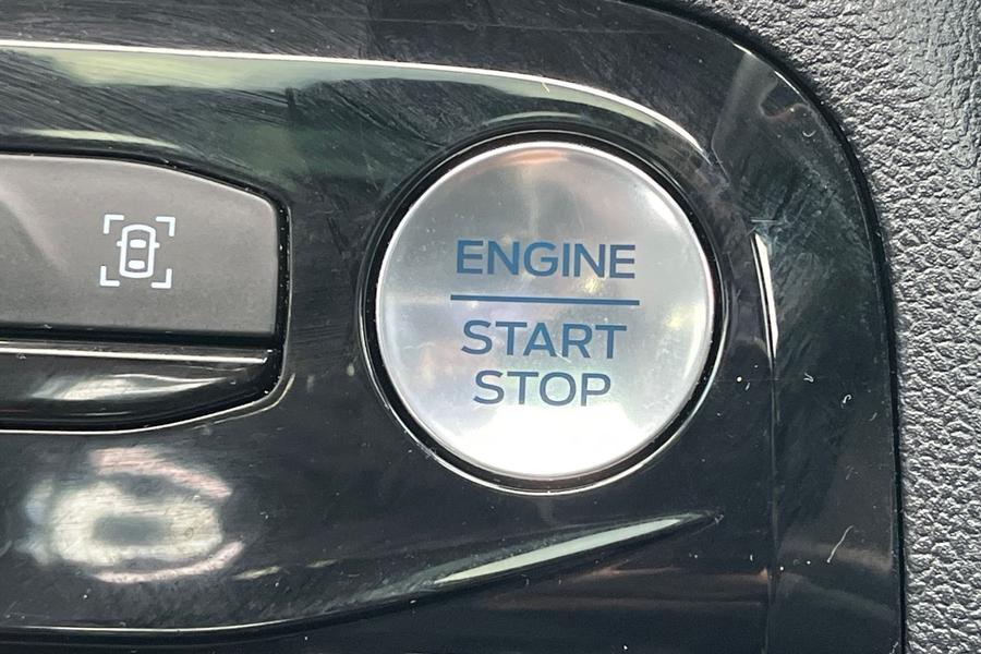 Ford KUGA Photo autoimg-a825b0603d5411945b2a37bf0e6e72cfab98a232.jpg