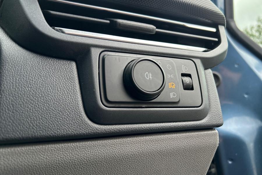 Ford E-TRANSIT CUSTOM Photo autoimg-a8264da0452aea0ae367fe1666be4fdbdc57c733.jpg