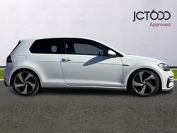 VOLKSWAGEN Golf Photo 4