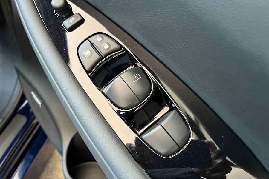 Nissan LEAF Photo autoimg-a82a5a9b546ca95fdddd9e6bf425deb4eab6154b.jpg