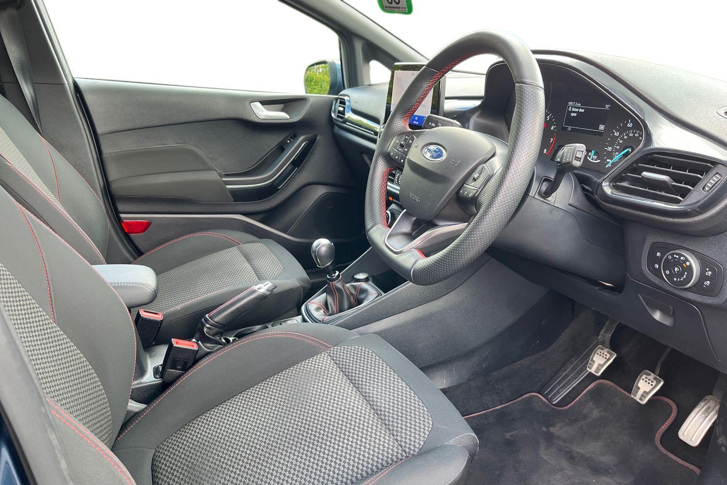 Ford FIESTA Photo 8