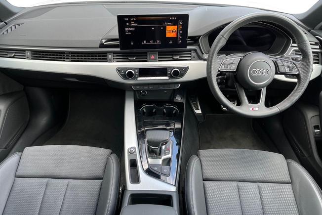 AUDI A4 Avant Photo 10