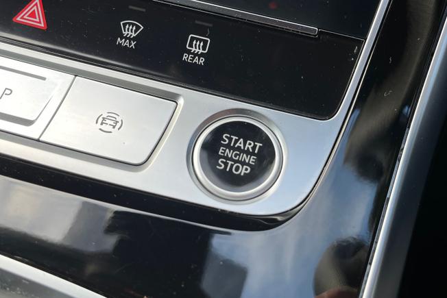 AUDI Q8 Photo 21