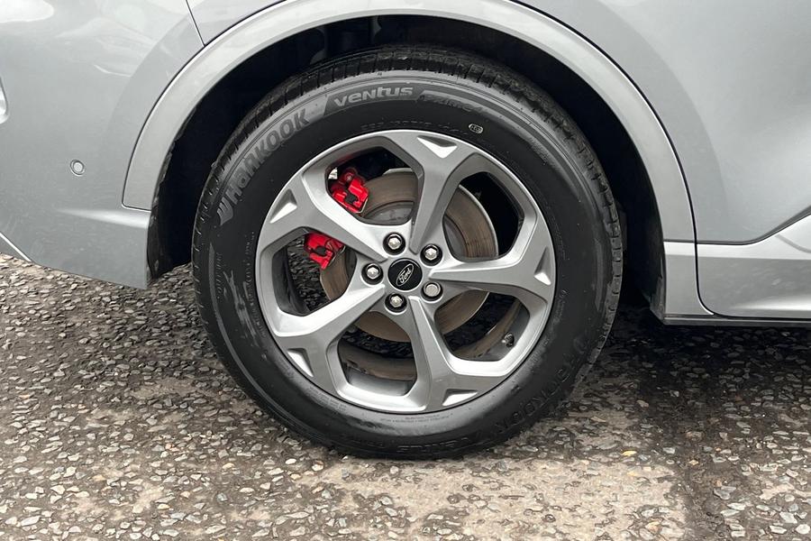 Ford KUGA Photo autoimg-a83b9282cc579d0ddd63163e9d87b8bd0b7e5cb1.jpg