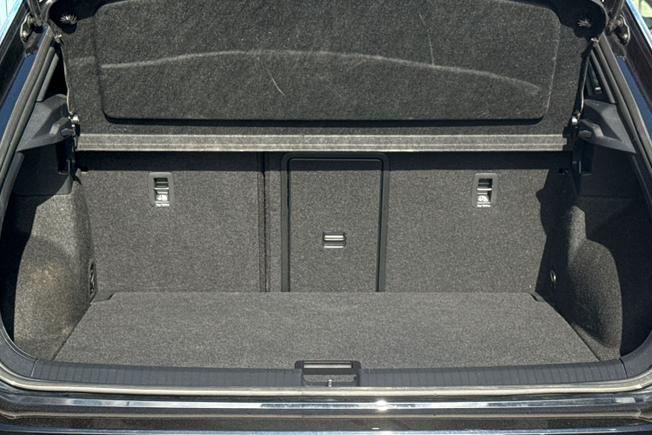 Volkswagen T-Roc Photo 12