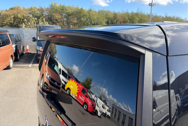 VOLKSWAGEN Multivan Photo 36
