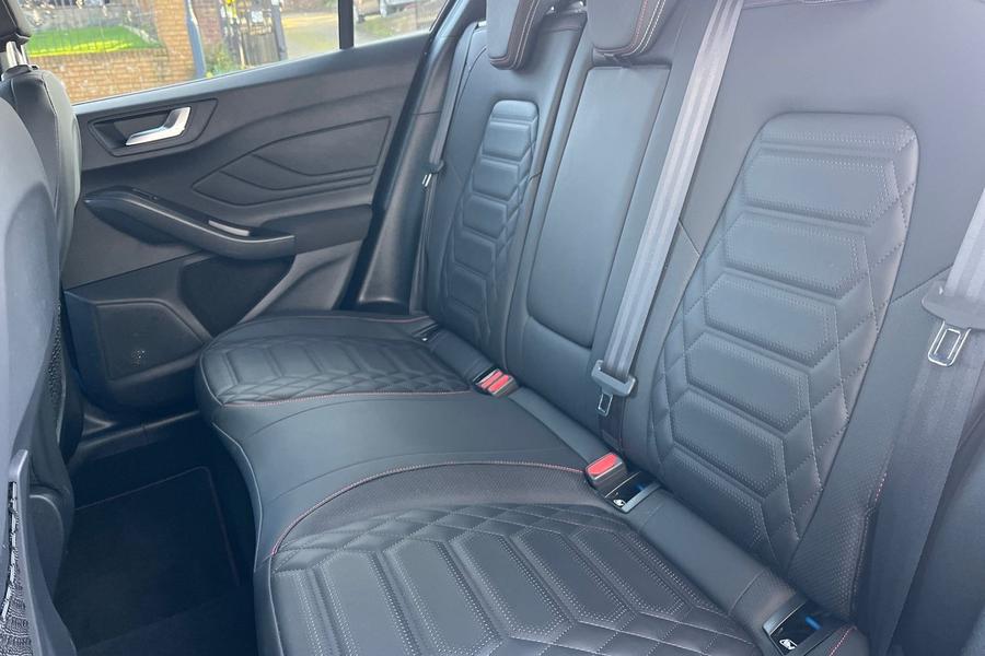 Ford Focus Photo autoimg-a84855745bc83d569e7e56a76104836447e2e8bc.jpg