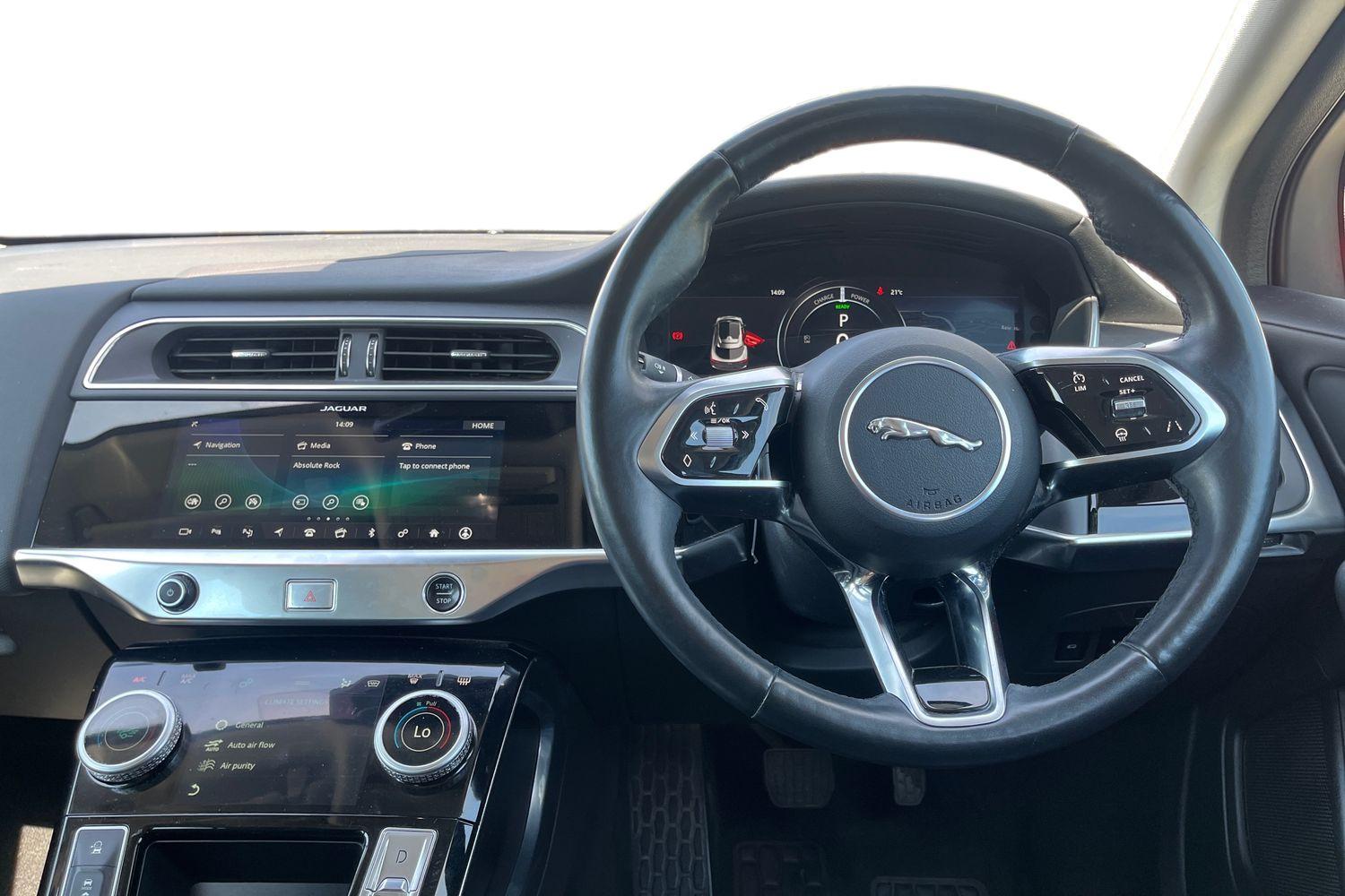 Jaguar I-PACE Photo 10