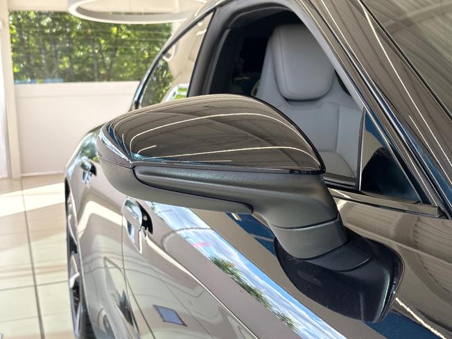 PORSCHE Taycan Photo 22