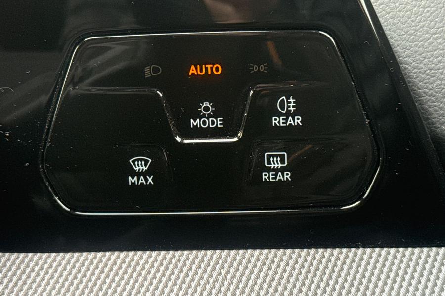 Volkswagen GOLF Photo autoimg-a84aa1bd7912176a027dd911761b812c3d787319.jpg