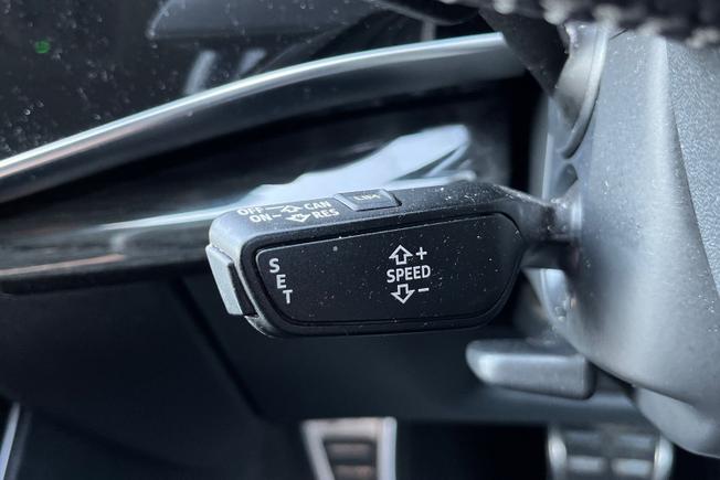 AUDI Q8 Photo 42