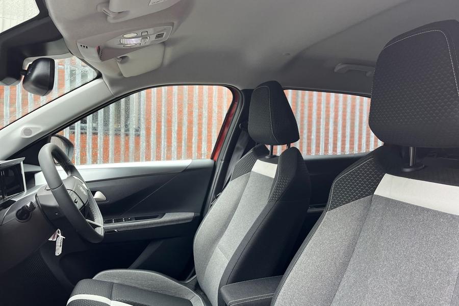 Vauxhall FRONTERA Photo autoimg-a857ff666607796234052144a761d4a30eb8f320.jpg
