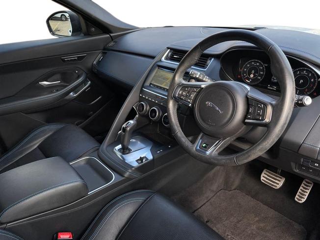 JAGUAR E-PACE Photo 6