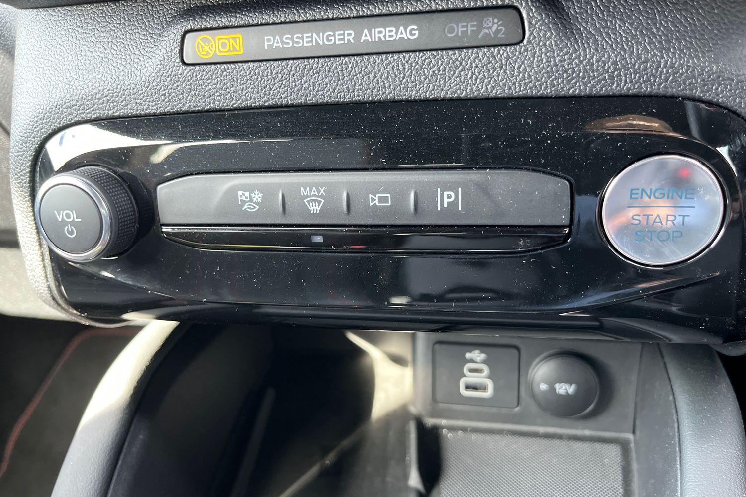 Ford KUGA Photo 31