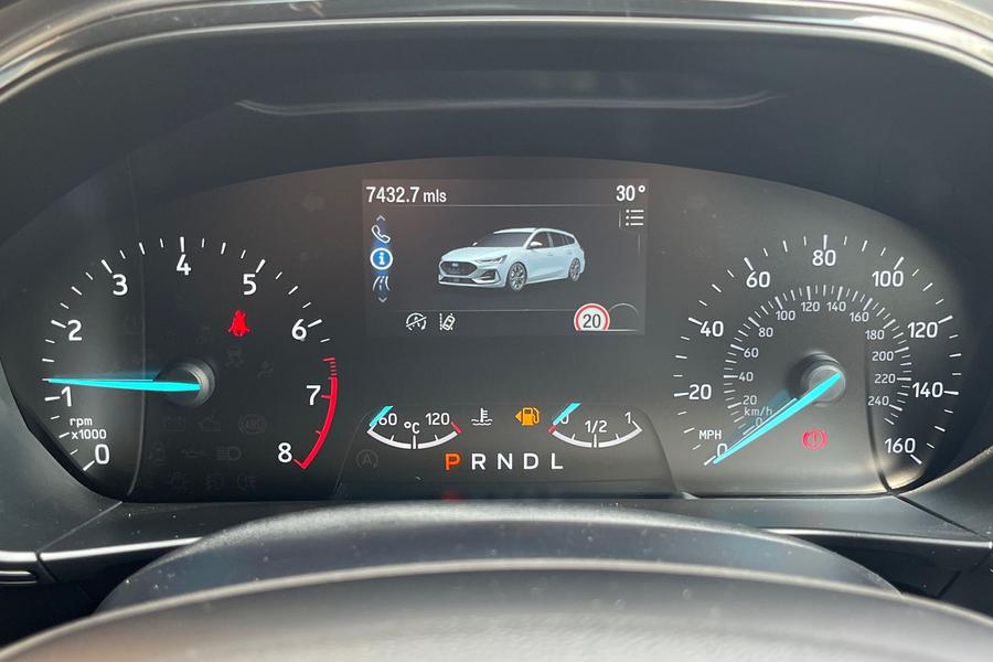 Ford FOCUS Photo autoimg-a864cf840c3aaf13d930f53951668ea595e4db7d.jpg