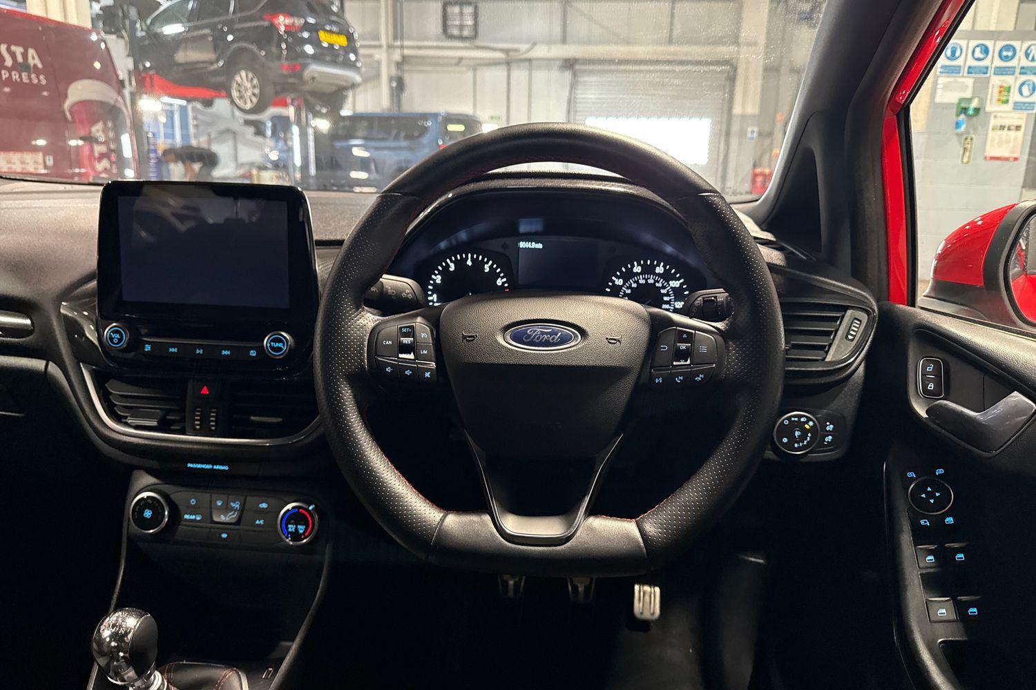 Ford FIESTA Photo 11