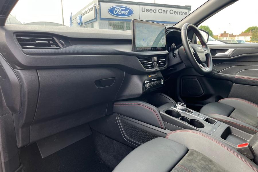 Ford KUGA Photo autoimg-a867f8370b6c5ebbf5301cfdac6c614f4ea58600.jpg