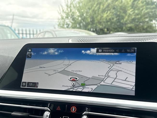 BMW 3 Series Photo 14