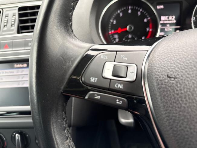 VOLKSWAGEN Polo Photo 16
