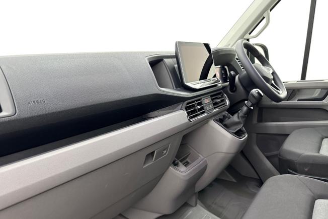 VOLKSWAGEN Crafter Photo 2