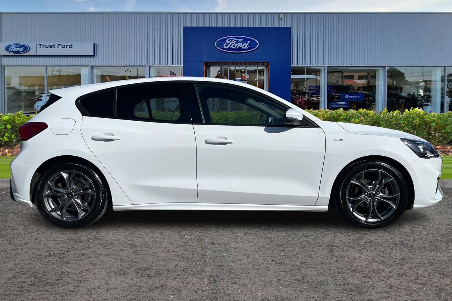 Ford FOCUS Photo 2