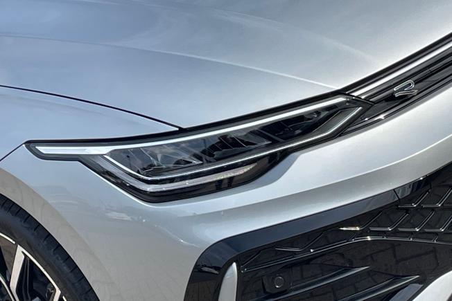 VOLKSWAGEN Golf Photo 19