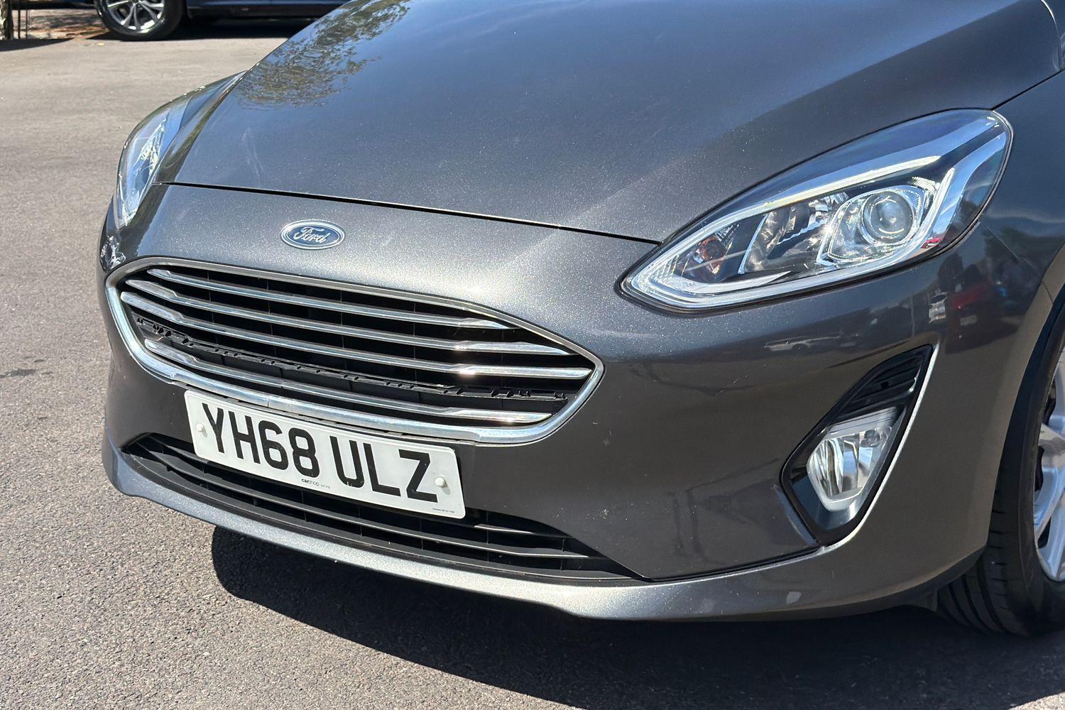Ford FIESTA Photo 24