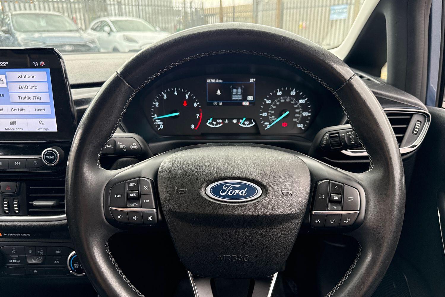 Ford FIESTA Photo 11